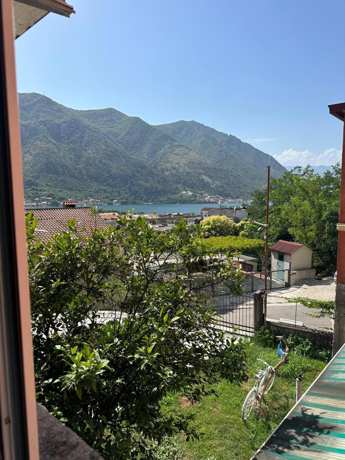 Themis Apart Hotel Kotor Buitenkant foto