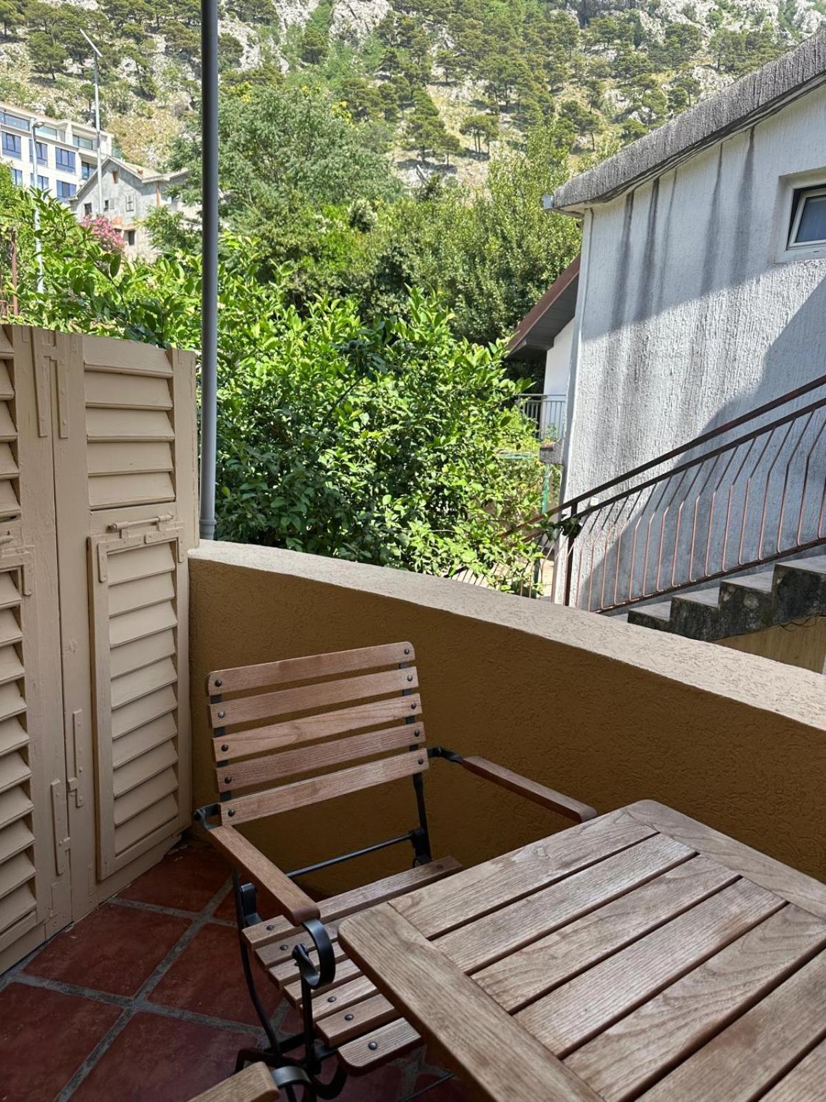 Themis Apart Hotel Kotor Buitenkant foto