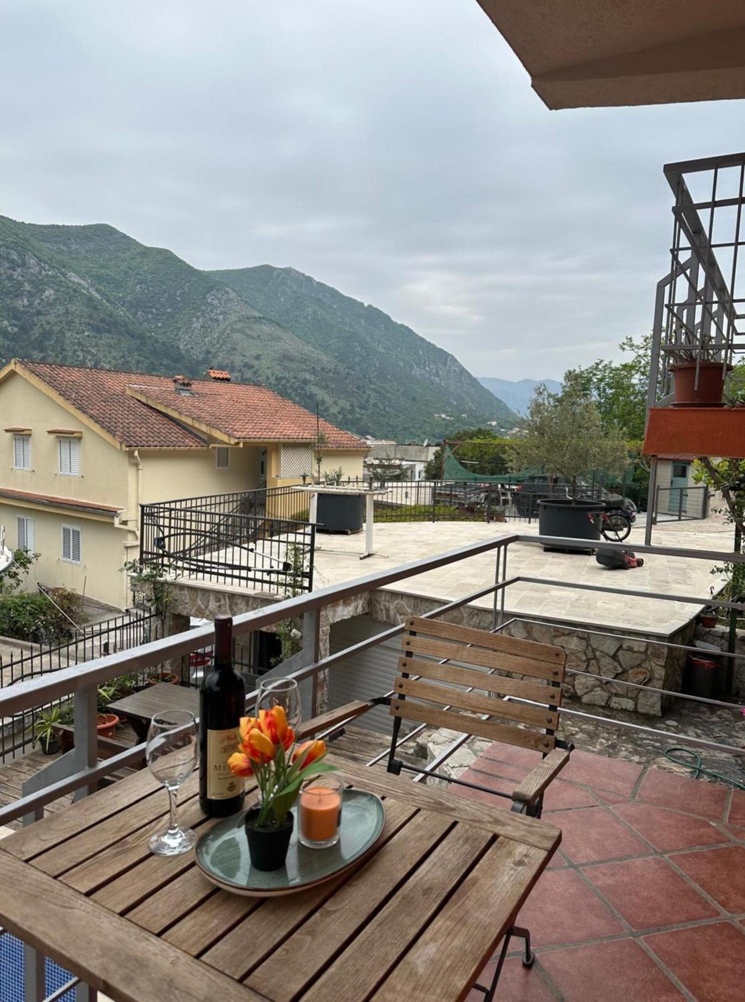 Themis Apart Hotel Kotor Buitenkant foto