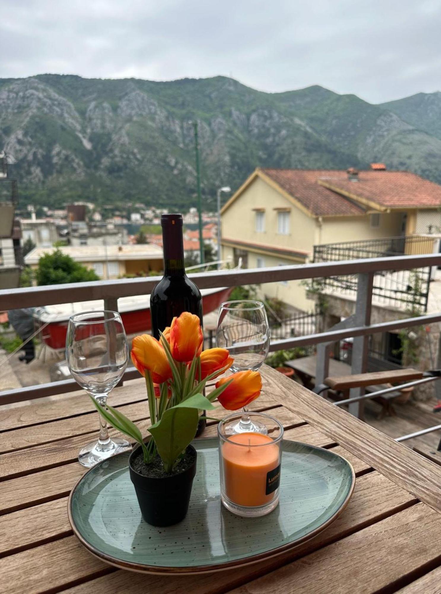 Themis Apart Hotel Kotor Buitenkant foto