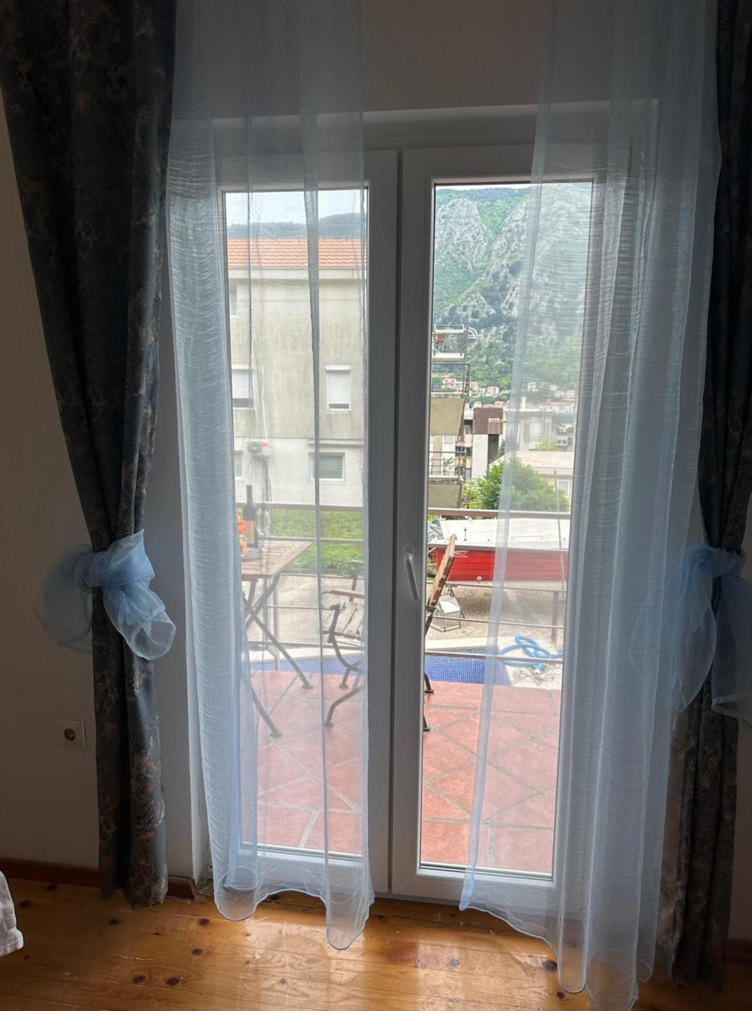 Themis Apart Hotel Kotor Buitenkant foto