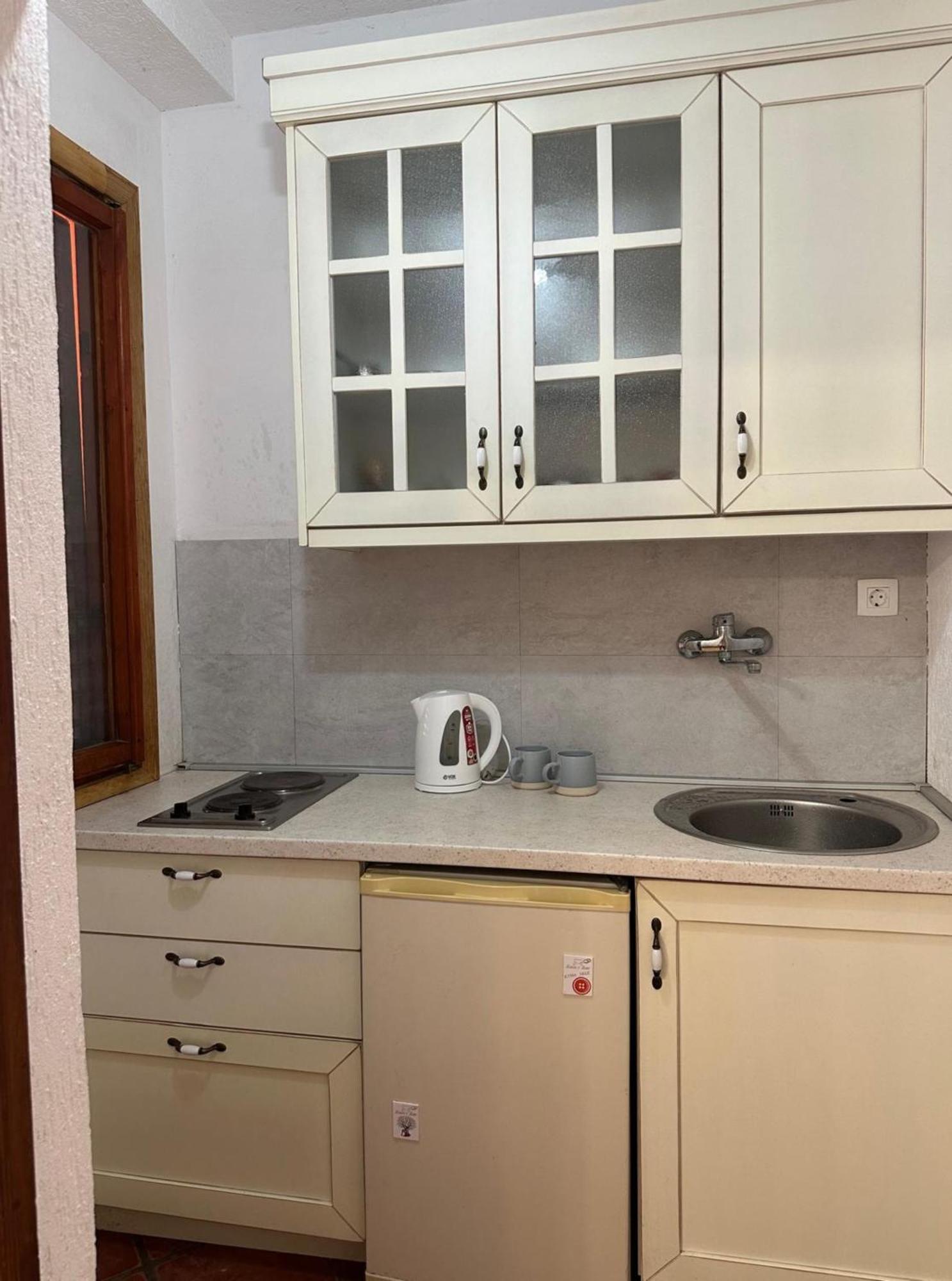 Themis Apart Hotel Kotor Buitenkant foto